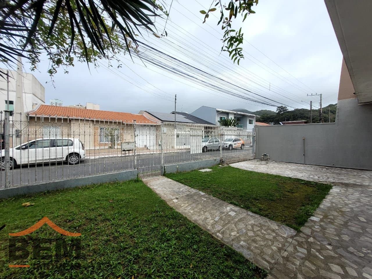 Casa para Locação com 6 quartos sendo 1 suíte, 1 vaga no bairro Fazenda em Itajaí/SC