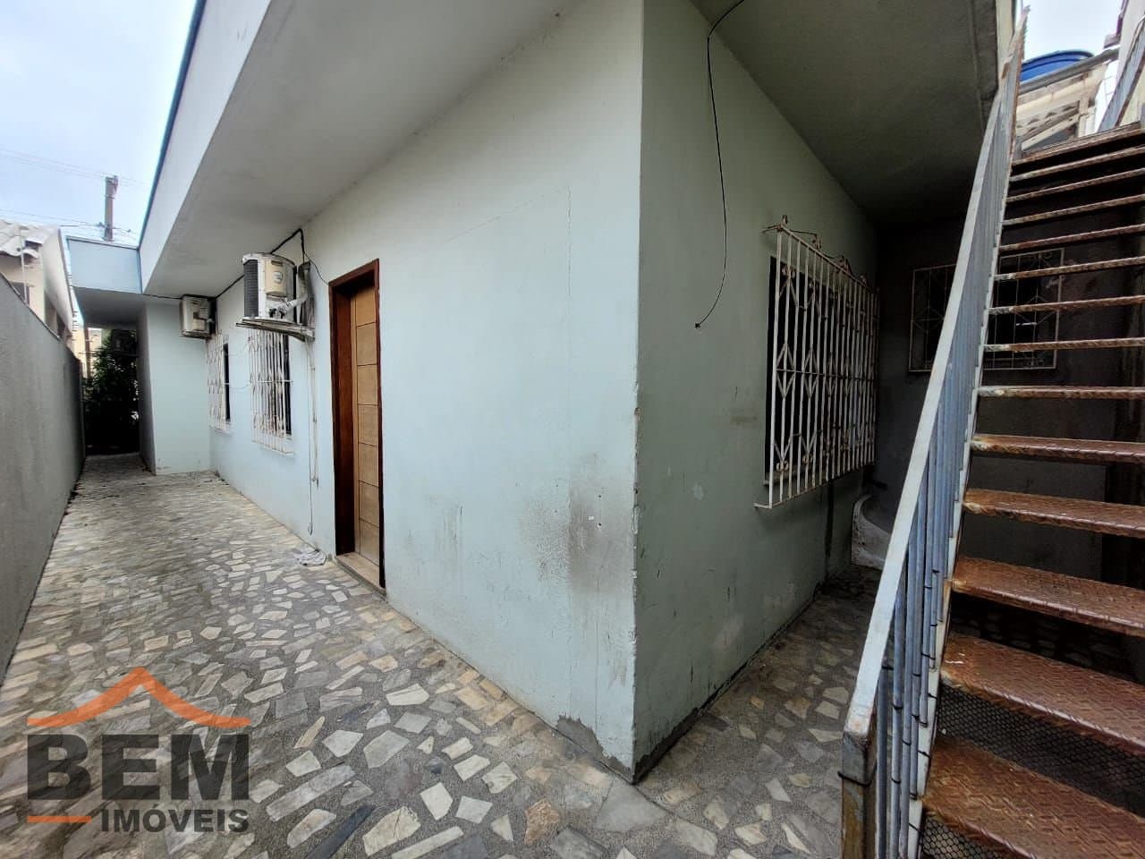 Casa para Locação com 6 quartos sendo 1 suíte, 1 vaga no bairro Fazenda em Itajaí/SC