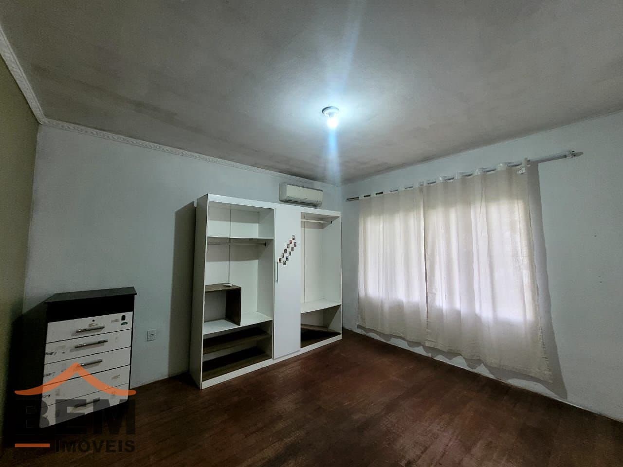 Casa para Locação com 6 quartos sendo 1 suíte, 1 vaga no bairro Fazenda em Itajaí/SC