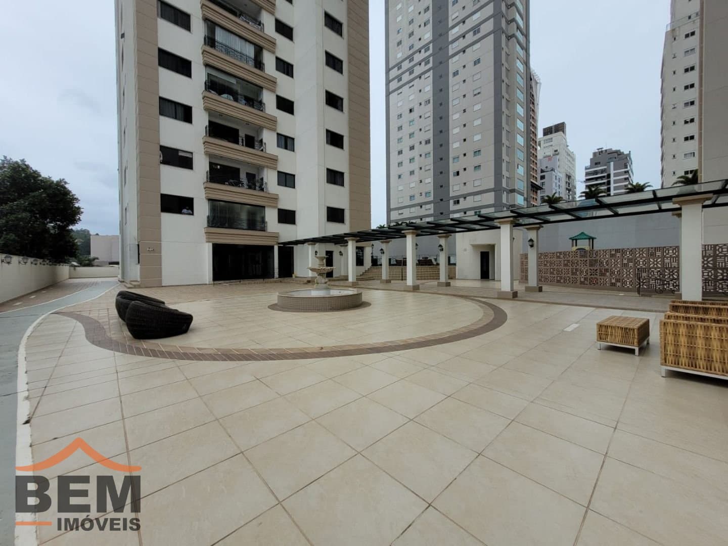 Apartamento para Locação com 3 quartos sendo 1 suíte, 2 vagas no bairro Fazenda em Itajaí/SC