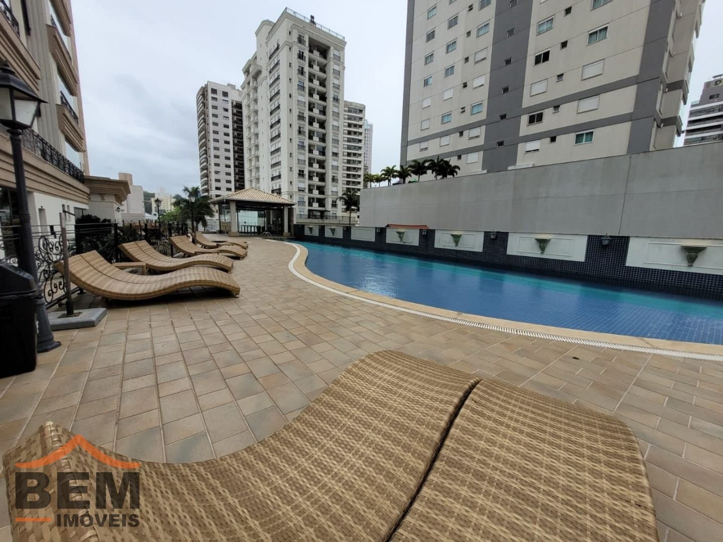 Apartamento para Locação com 3 quartos sendo 1 suíte, 2 vagas no bairro Fazenda em Itajaí/SC
