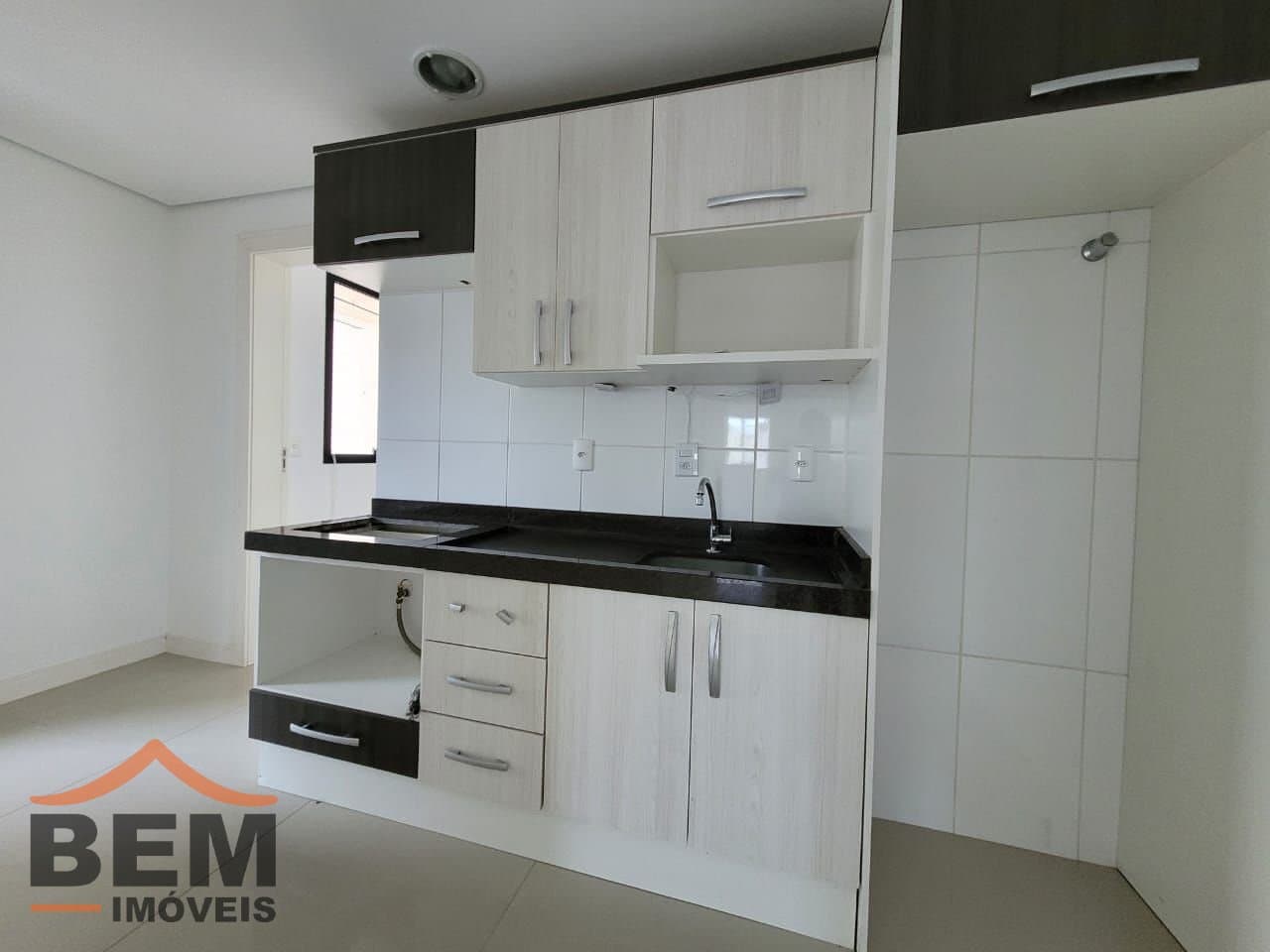 Apartamento para Locação com 3 quartos sendo 1 suíte, 2 vagas no bairro Fazenda em Itajaí/SC