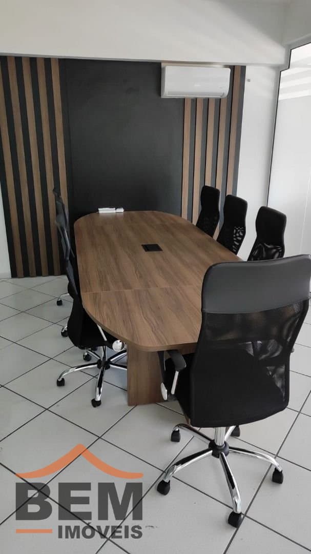 Sala para alugar com 315 m² no bairro Centro, em Itajaí.