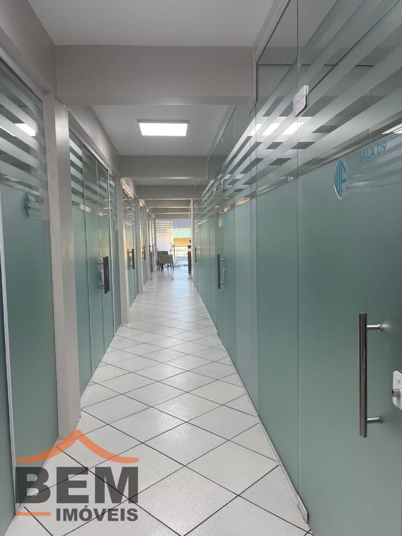 Sala para alugar com 315 m² no bairro Centro, em Itajaí.