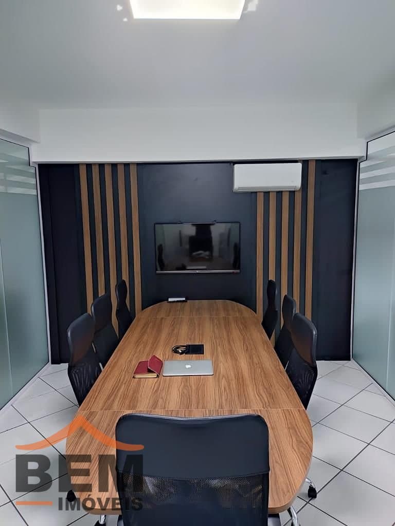 Sala para alugar com 315 m² no bairro Centro, em Itajaí.