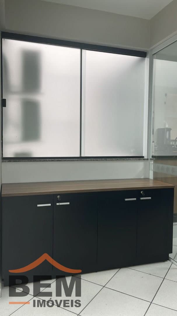 Sala para alugar com 315 m² no bairro Centro, em Itajaí.
