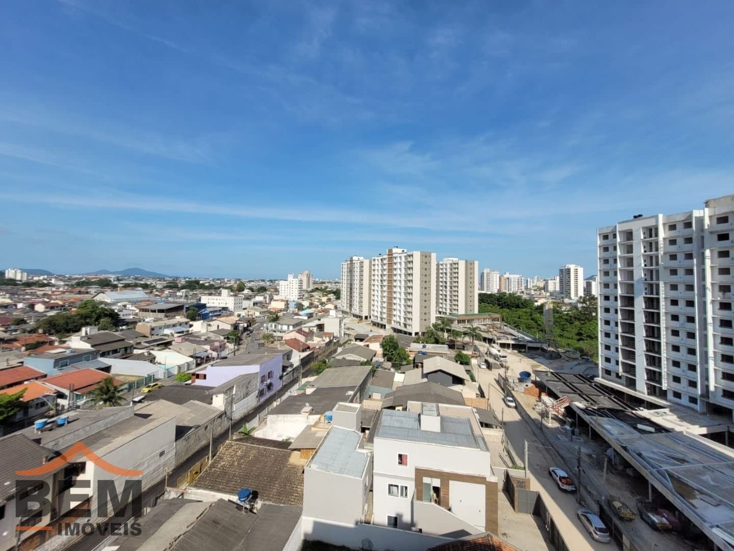 APARTAMENTO SEMI MOBILIADO PARA LOCAÇÃO NO BAIRRO SÃO VICENTE: 18 - VISTA