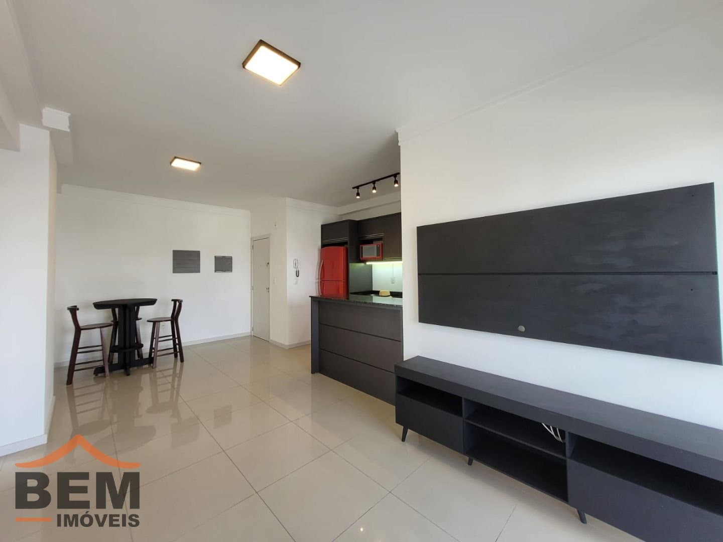 Apartamento para Locação com 2 quartos e 87m² no bairro Vila Operária, em Itajaí - SC