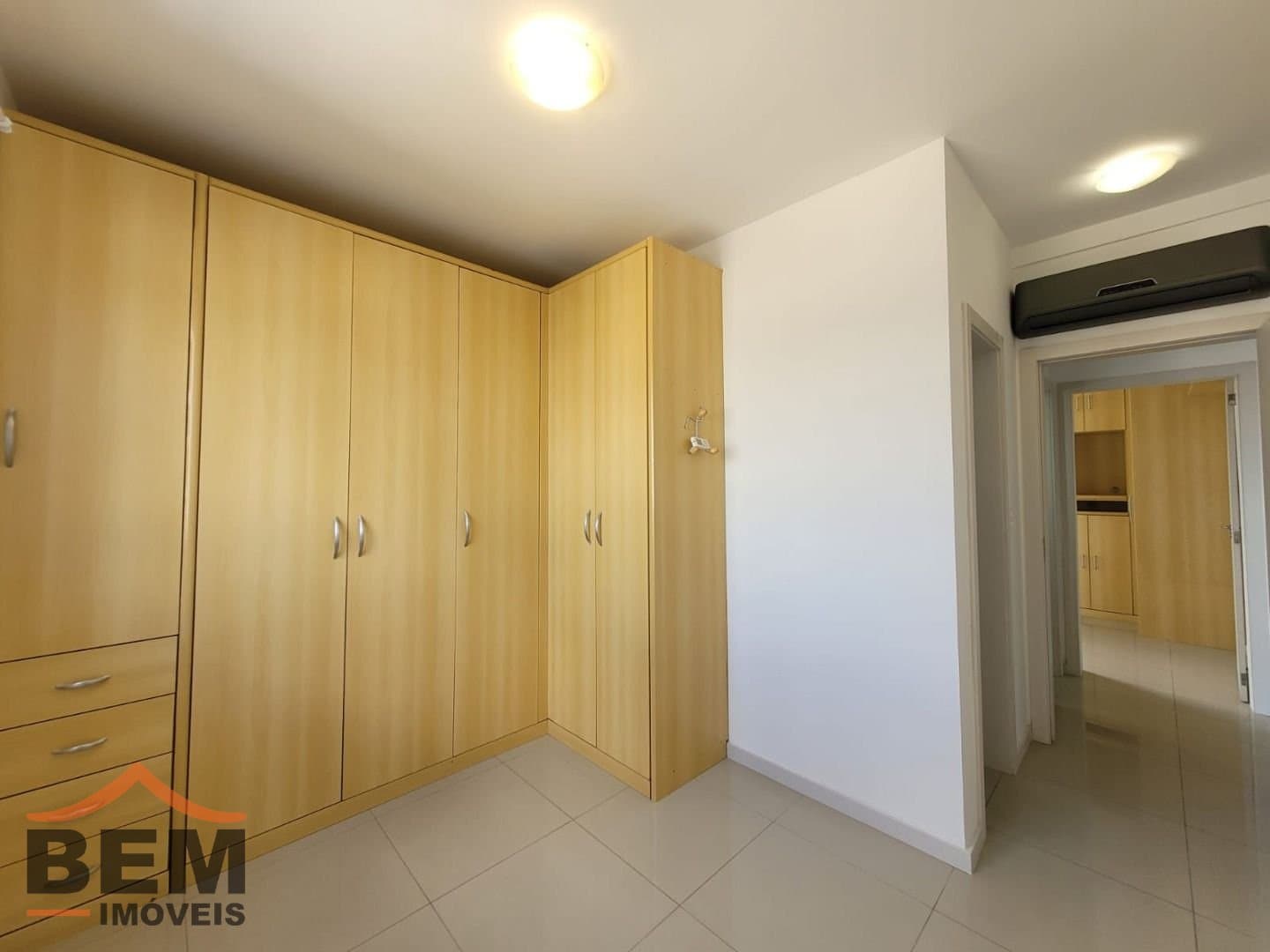 Apartamento para Locação com 2 quartos e 87m² no bairro Vila Operária, em Itajaí - SC