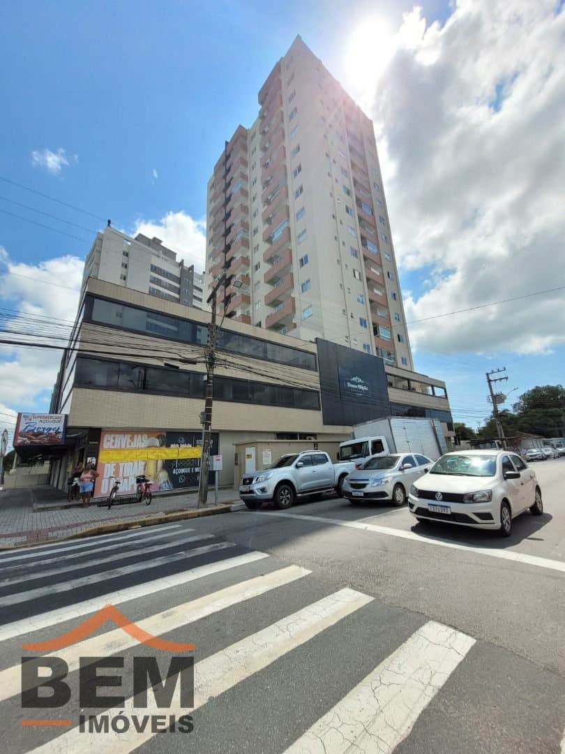 Apartamento para Locação com 2 quartos e 87m² no bairro Vila Operária, em Itajaí - SC