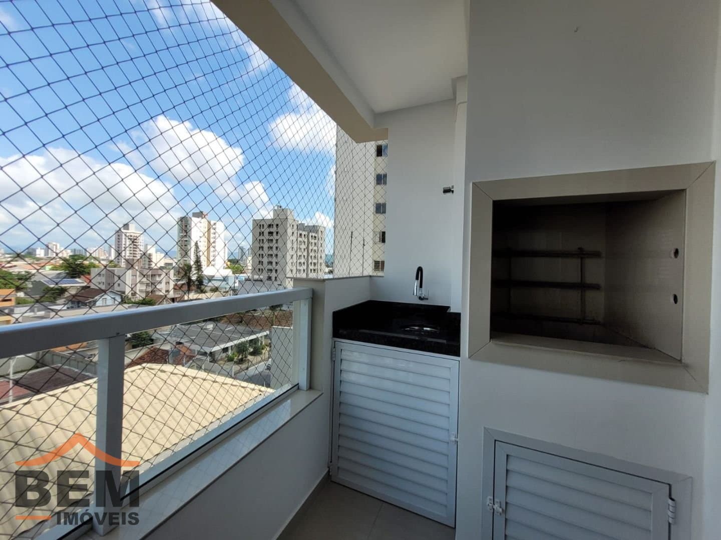 Apartamento para Locação com 2 quartos e 87m² no bairro Vila Operária, em Itajaí - SC