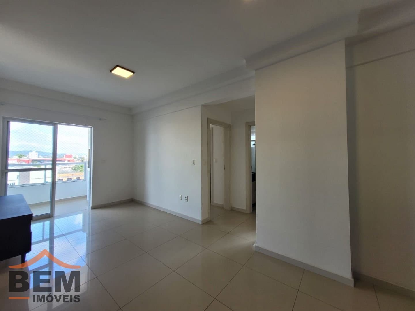 Apartamento para Locação com 2 quartos e 87m² no bairro Vila Operária, em Itajaí - SC
