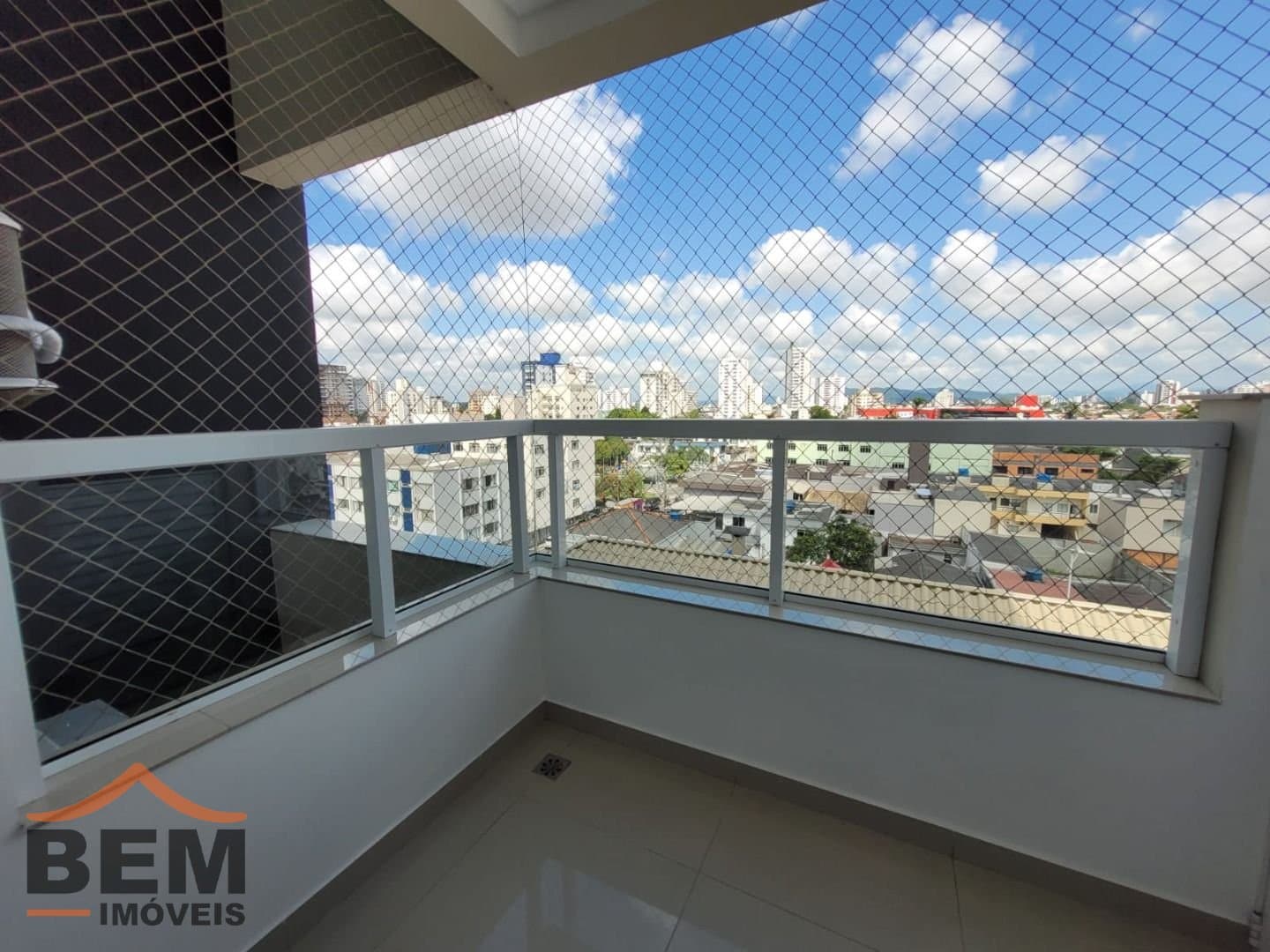Apartamento para Locação com 2 quartos e 87m² no bairro Vila Operária, em Itajaí - SC