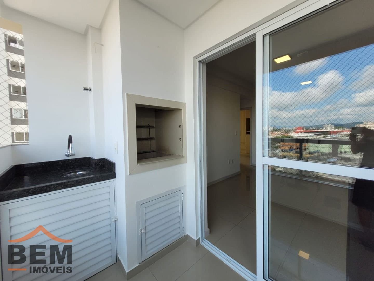 Apartamento para Locação com 2 quartos e 87m² no bairro Vila Operária, em Itajaí - SC