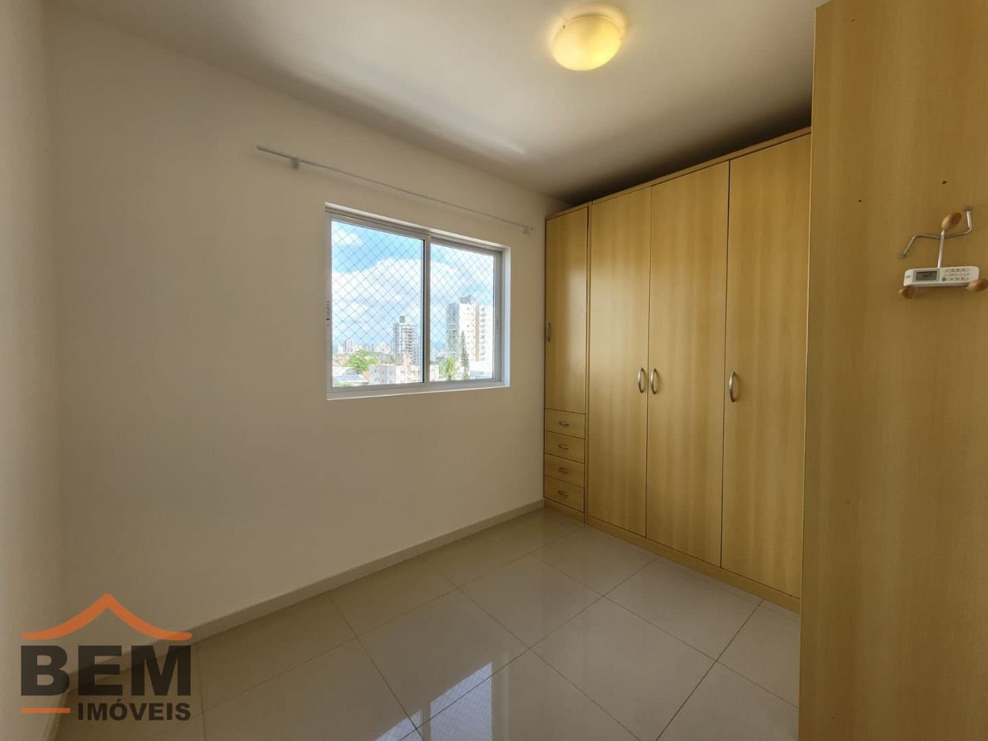 Apartamento para Locação com 2 quartos e 87m² no bairro Vila Operária, em Itajaí - SC