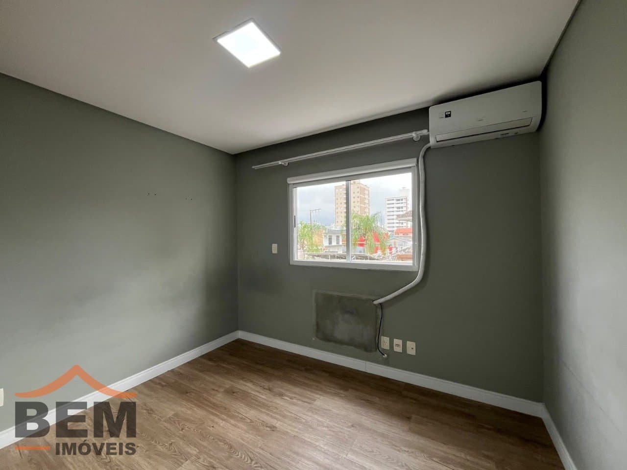 Apartamento para Locação com 2 quartos e 80m² no bairro Dom Bosco, em Itajaí - SC