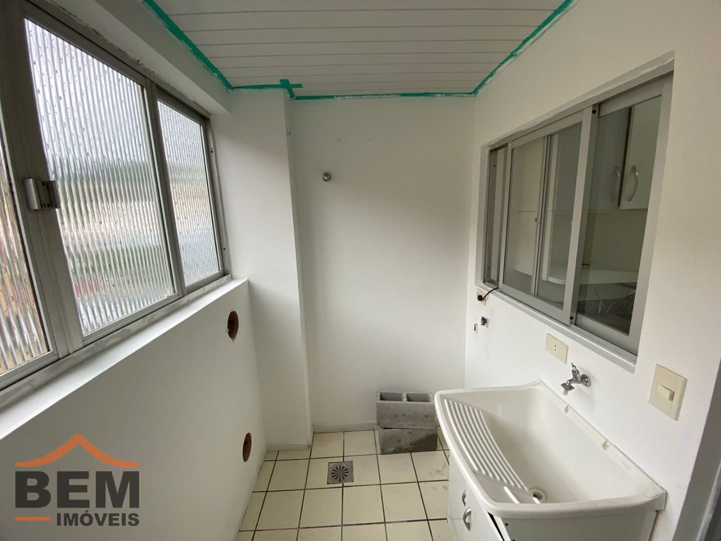 APARTAMENTO SEMI MOBILIADO PARA VENDA NO BAIRRO FAZENDA, ITAJAI - SANTA CATARINA