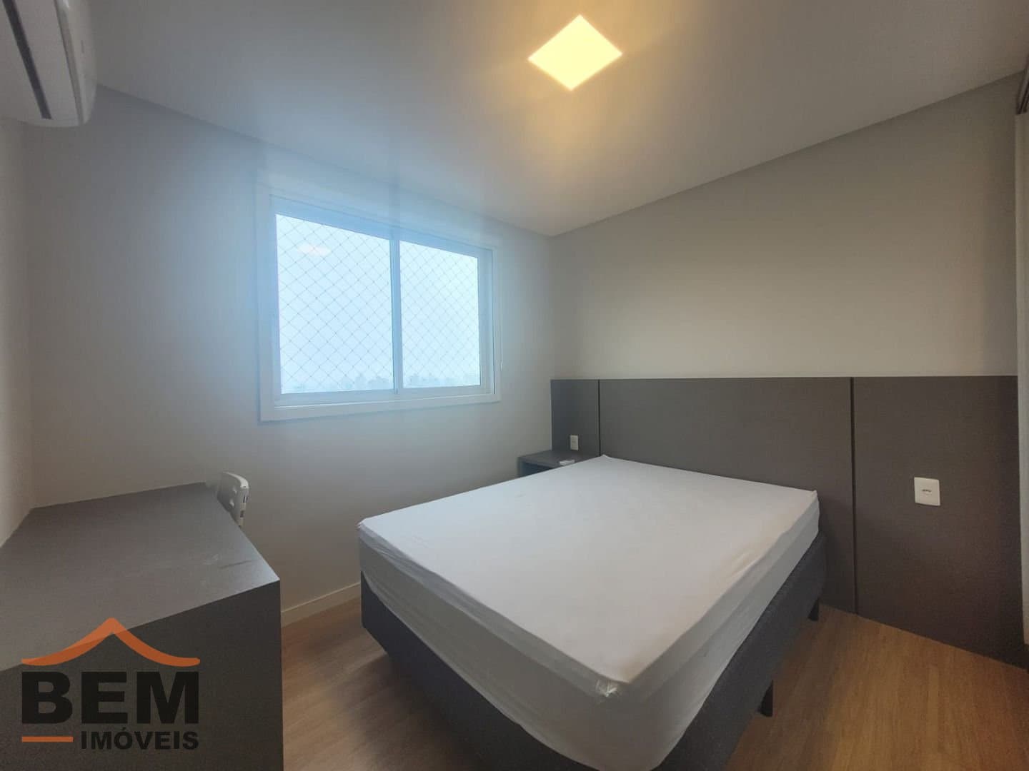 Apartamento para Locação com 2 quartos sendo 2 suítes, 2 vagas no bairro Centro em Itajaí/SC
