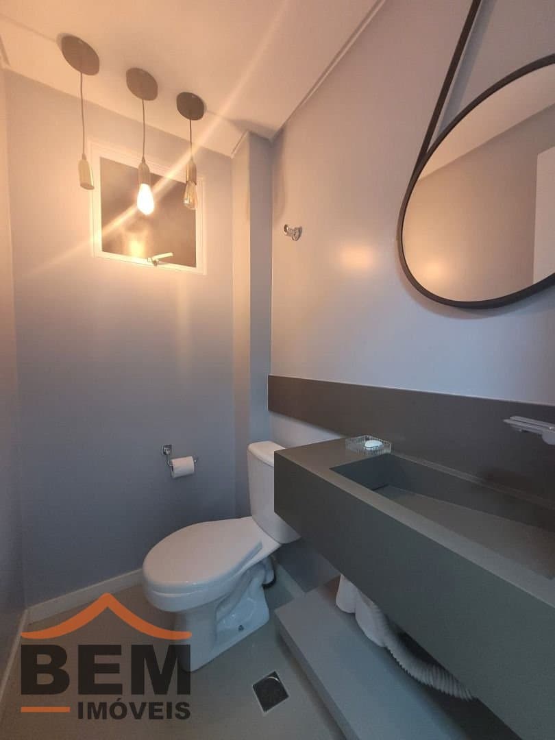 Apartamento para Locação com 2 quartos sendo 2 suítes, 2 vagas no bairro Centro em Itajaí/SC