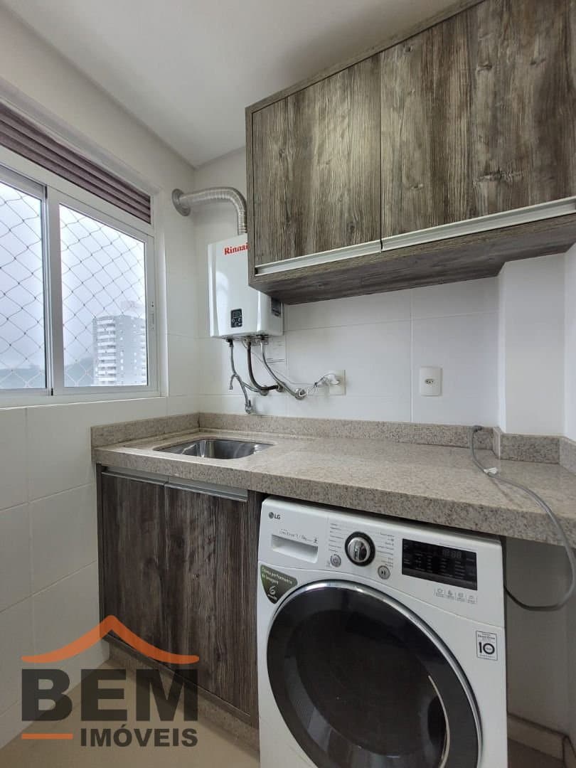 Apartamento para Locação com 2 quartos sendo 2 suítes, 2 vagas no bairro Centro em Itajaí/SC