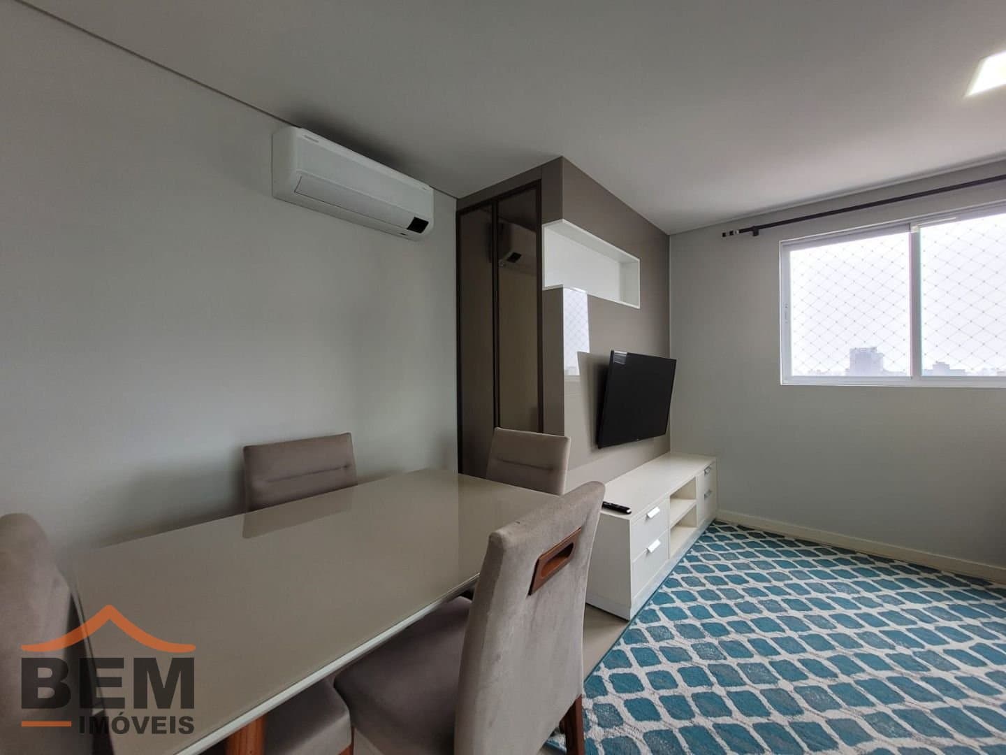 Apartamento para Locação com 2 quartos sendo 2 suítes, 2 vagas no bairro Centro em Itajaí/SC