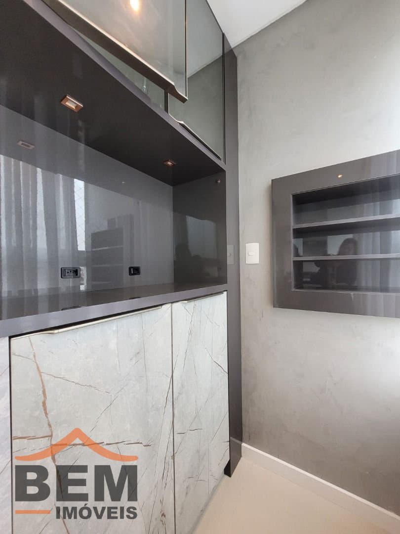 Apartamento para Locação com 2 quartos sendo 2 suítes, 2 vagas no bairro Centro em Itajaí/SC