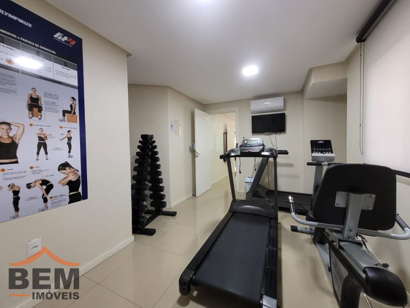 Apartamento para Locação com 2 quartos sendo 2 suítes, 2 vagas no bairro Centro em Itajaí/SC