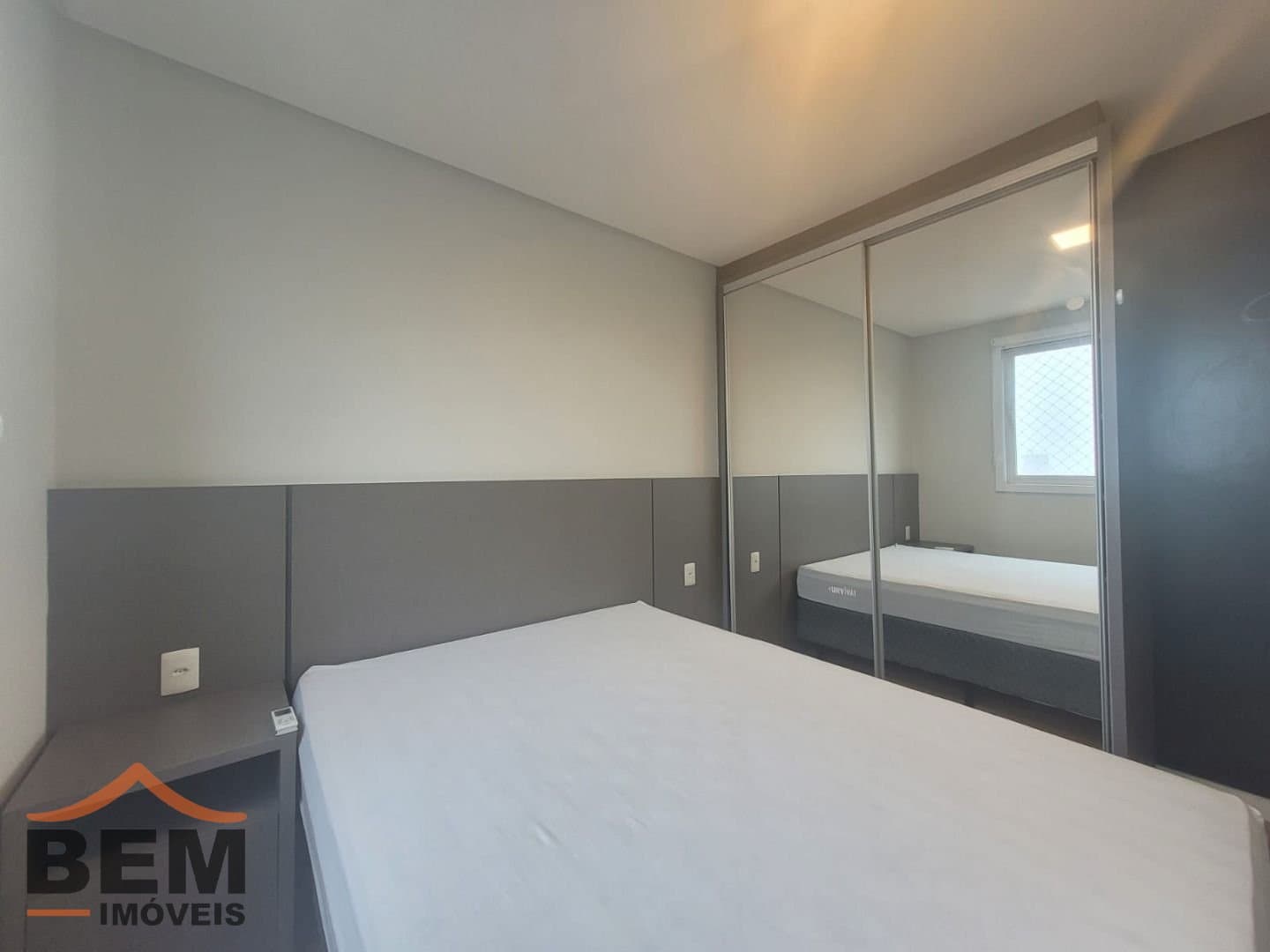 Apartamento para Locação com 2 quartos sendo 2 suítes, 2 vagas no bairro Centro em Itajaí/SC