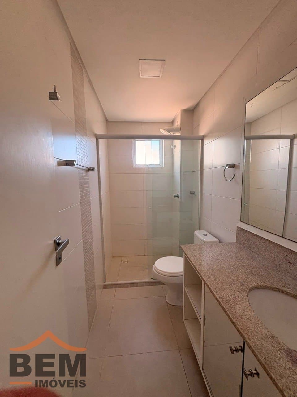Apartamento para Locação com 3 quartos sendo 1 suíte, 2 vagas no bairro Vila Operária em Itajaí/SC