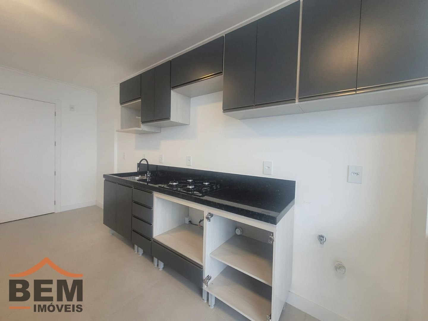 Apartamento para Locação com 2 quartos sendo 1 suíte, 1 vaga no bairro São Vicente em Itajaí/SC