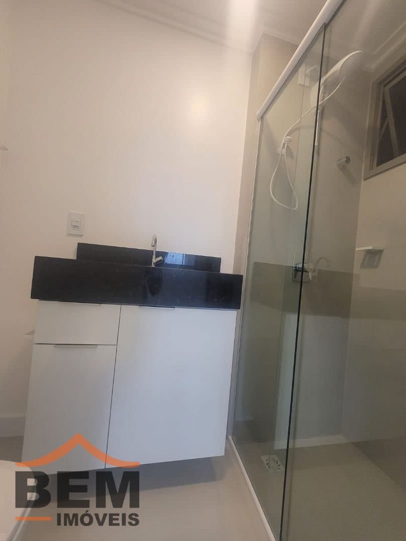 Apartamento para Locação com 2 quartos sendo 1 suíte, 1 vaga no bairro São Vicente em Itajaí/SC