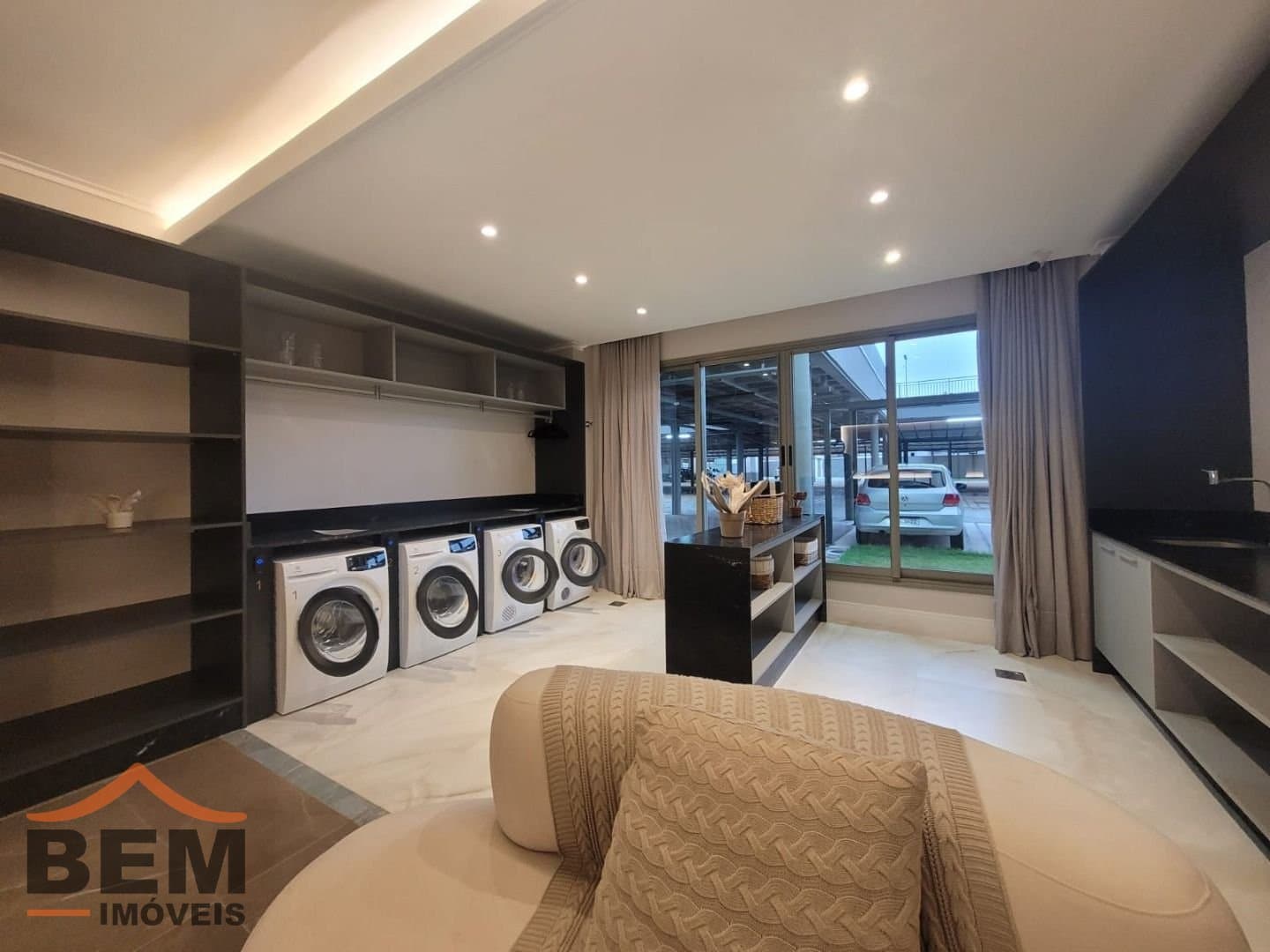 Apartamento para Locação com 2 quartos sendo 1 suíte, 1 vaga no bairro São Vicente em Itajaí/SC