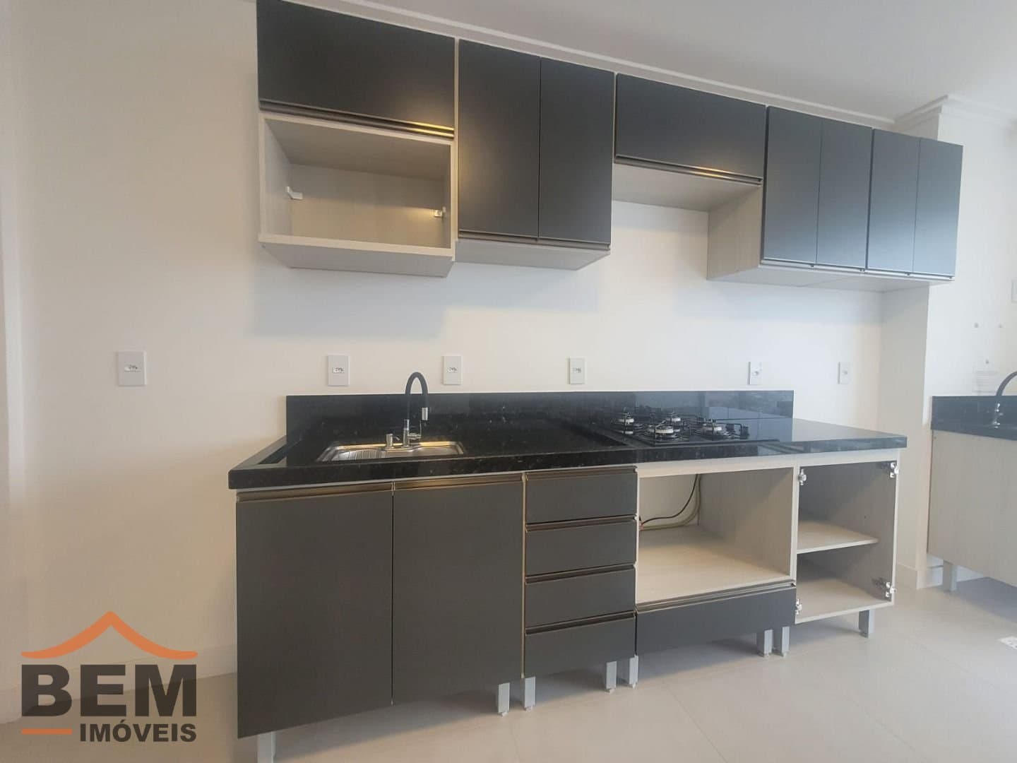 Apartamento para Locação com 2 quartos sendo 1 suíte, 1 vaga no bairro São Vicente em Itajaí/SC