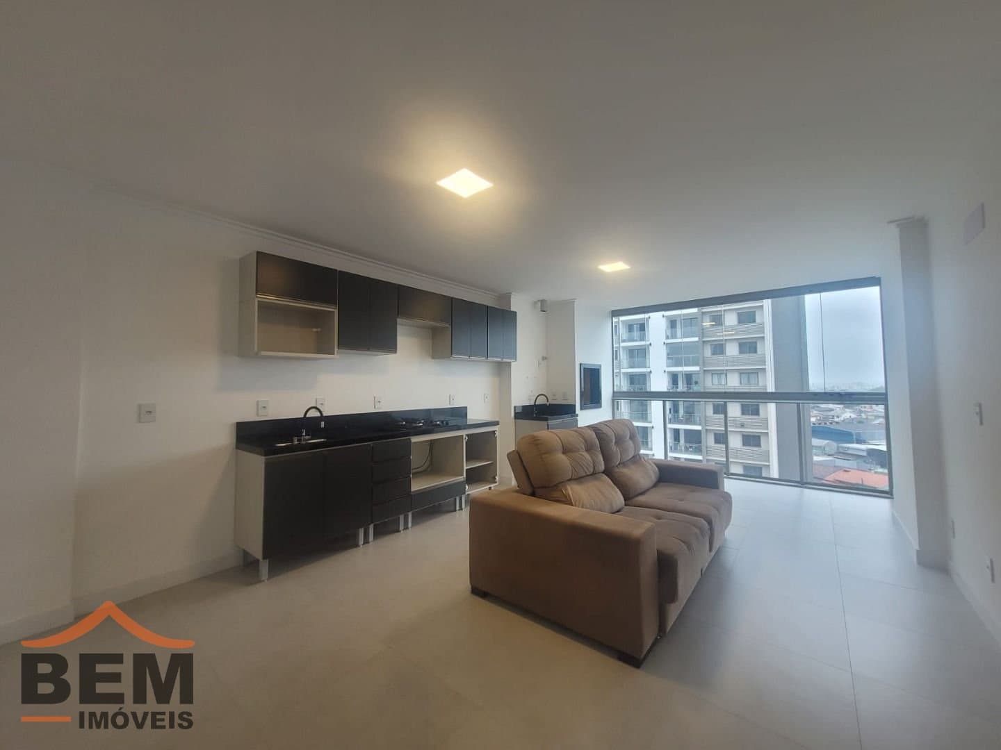 Apartamento para Locação com 2 quartos sendo 1 suíte, 1 vaga no bairro São Vicente em Itajaí/SC