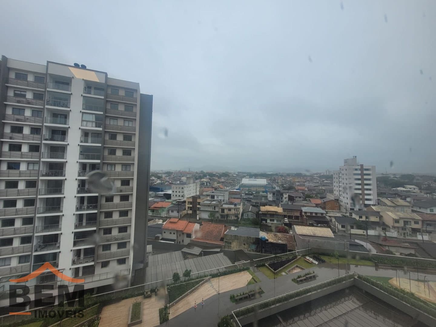Apartamento para Locação com 2 quartos sendo 1 suíte, 1 vaga no bairro São Vicente em Itajaí/SC