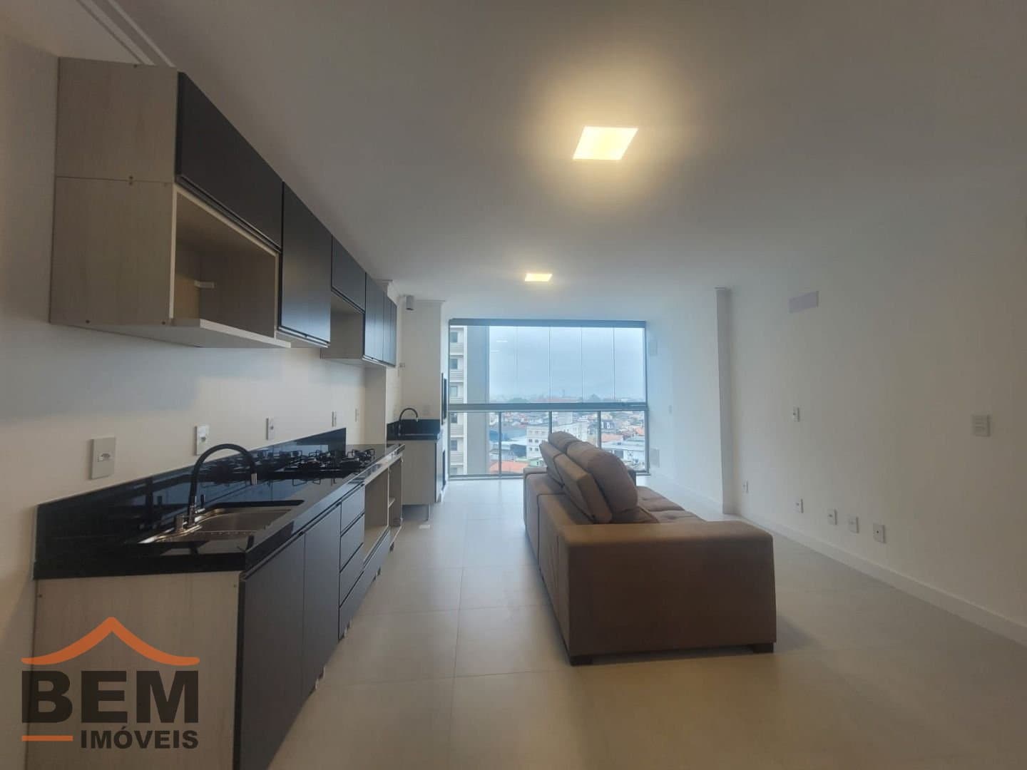 Apartamento para Locação com 2 quartos sendo 1 suíte, 1 vaga no bairro São Vicente em Itajaí/SC