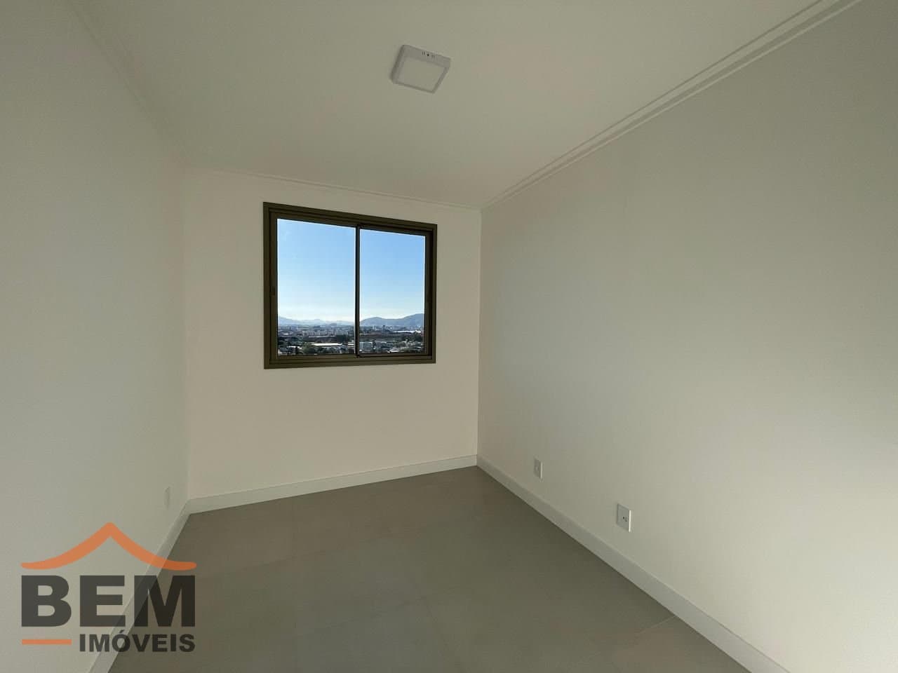 Apartamento para Locação com 2 quartos e 56m² no bairro São Vicente, em Itajaí - SC