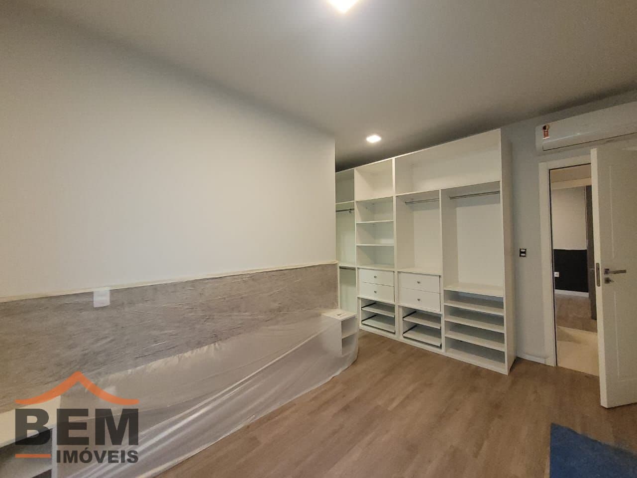 Apartamento para Locação com 2 quartos e 110m² no bairro São Judas, em Itajaí - SC