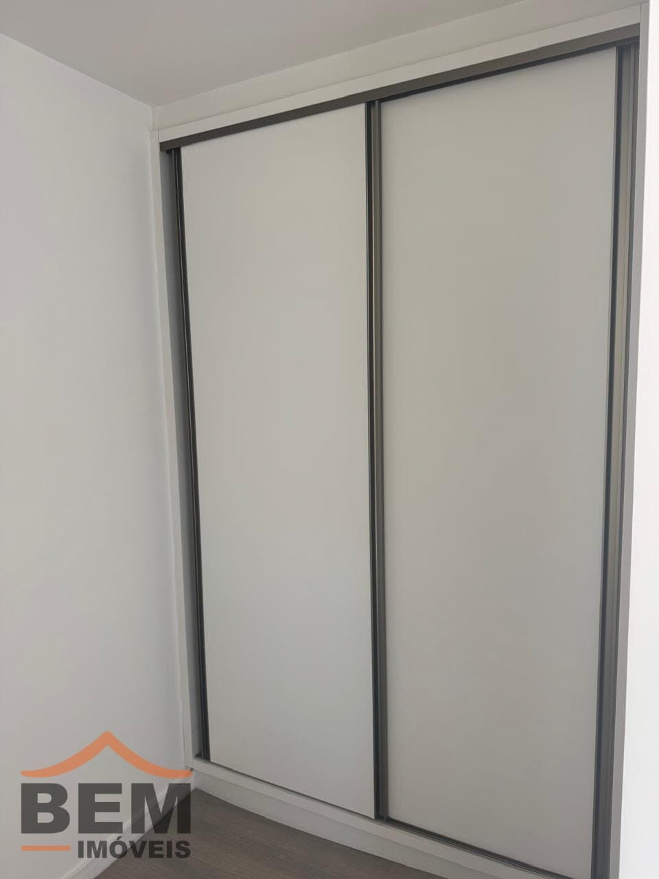 Apartamento para Locação com 3 quartos sendo 1 suíte, 2 vagas no bairro Centro em Itajaí/SC