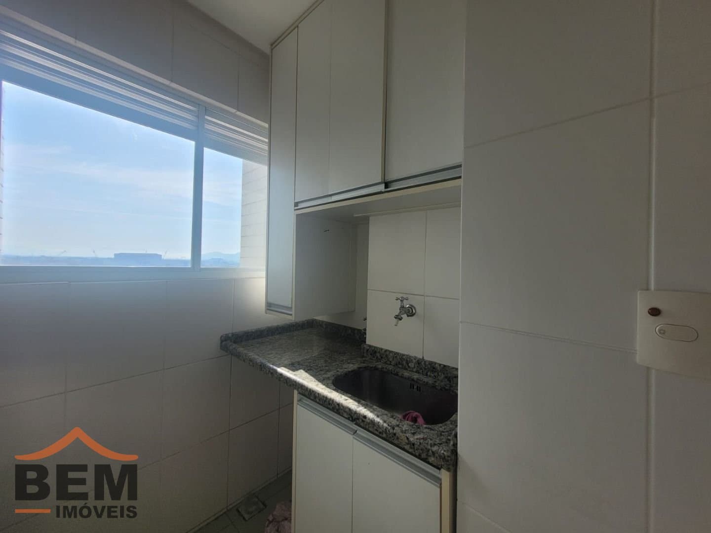 Apartamento para Locação com 2 quartos, 1 vaga no bairro Barra do Rio em Itajaí/SC