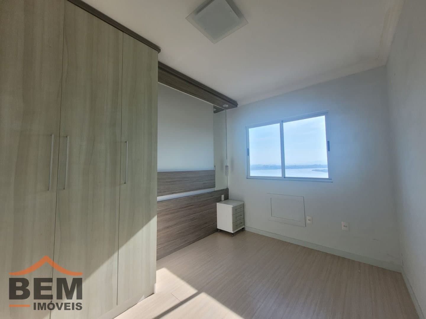 Apartamento para Locação com 2 quartos, 1 vaga no bairro Barra do Rio em Itajaí/SC