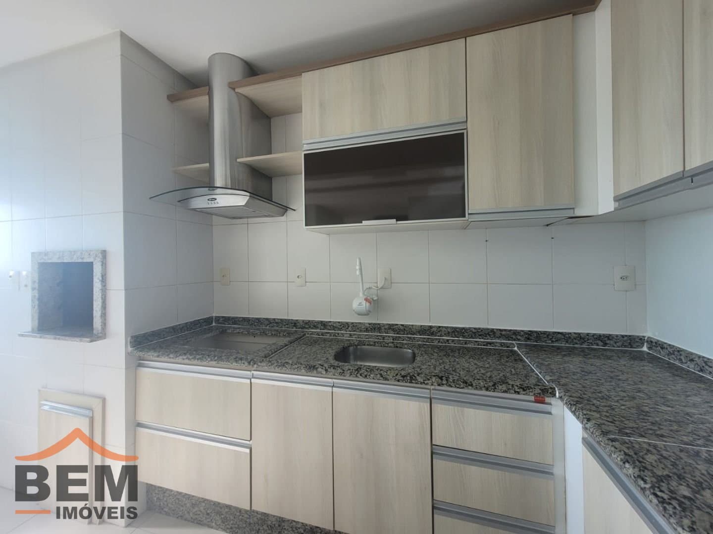 Apartamento para Locação com 2 quartos, 1 vaga no bairro Barra do Rio em Itajaí/SC