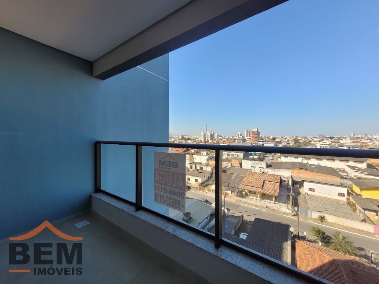 Apartamento à Venda com 2 quartos sendo 1 suíte no bairro Cordeiros em Itajaí/SC