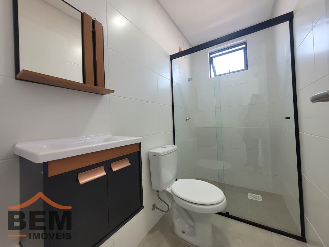 Apartamento à Venda com 2 quartos sendo 1 suíte no bairro Cordeiros em Itajaí/SC