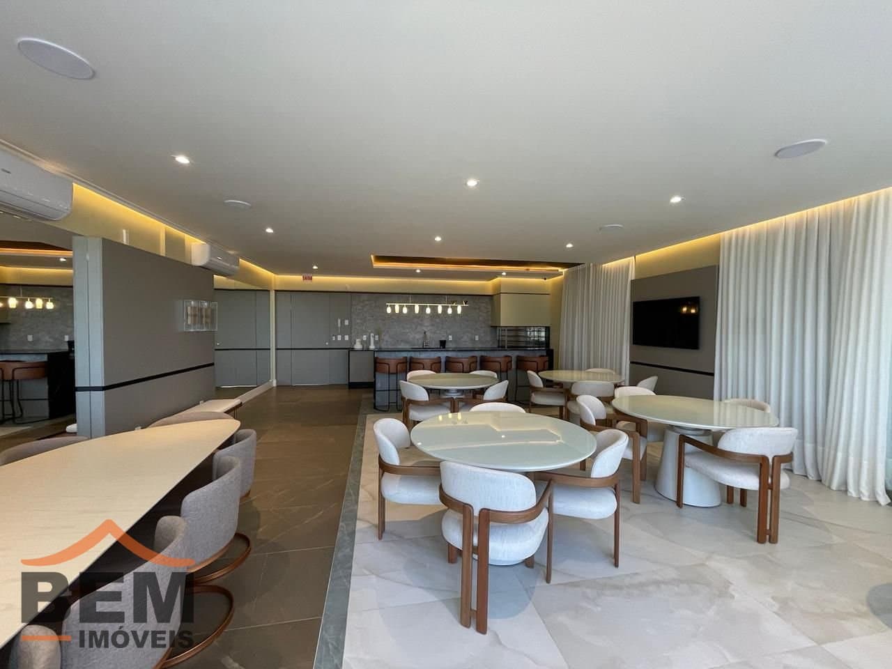 Apartamento com 3 dormitórios para aluguel no São Vicente