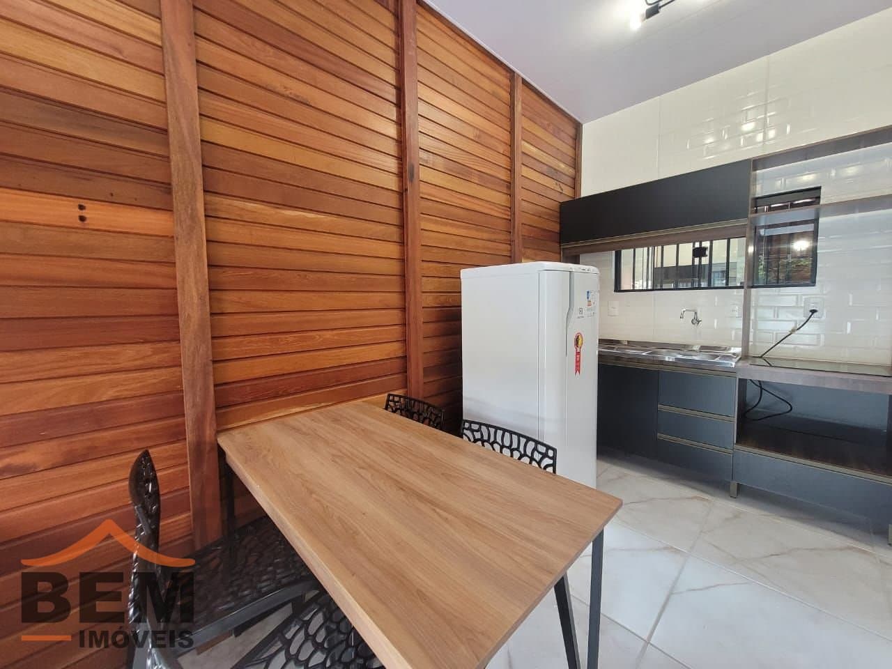 Casa para Locação com 2 quartos, 1 vaga no bairro Centro em Itajaí/SC