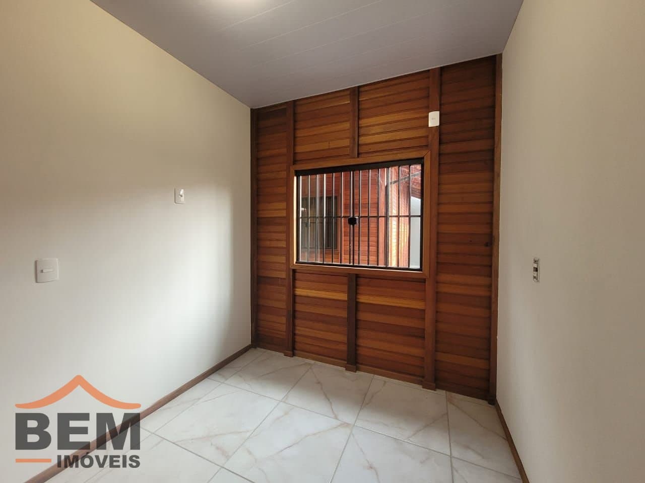 Casa para Locação com 2 quartos, 1 vaga no bairro Centro em Itajaí/SC