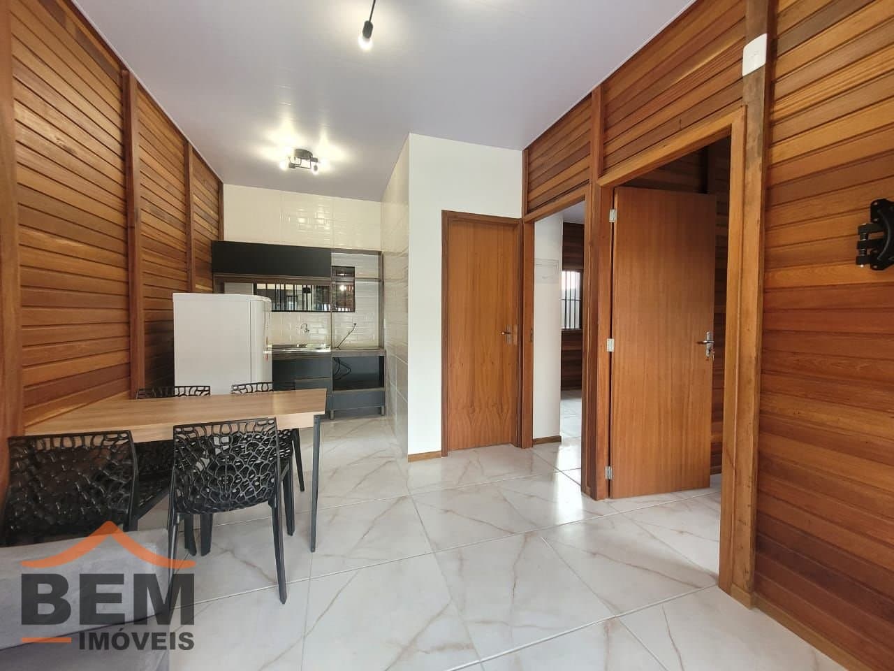 Casa para Locação com 2 quartos, 1 vaga no bairro Centro em Itajaí/SC