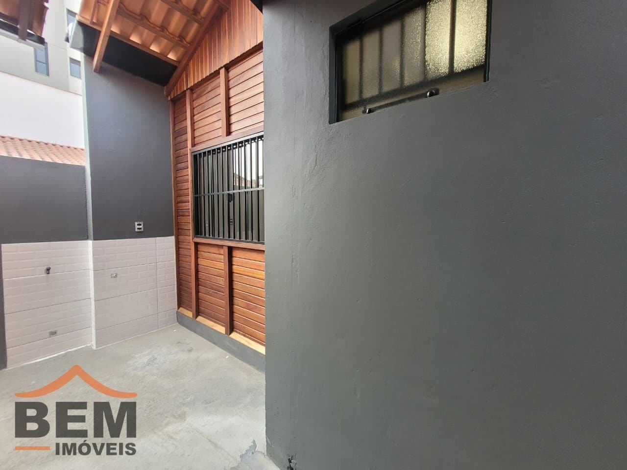 Casa para Locação com 2 quartos, 1 vaga no bairro Centro em Itajaí/SC