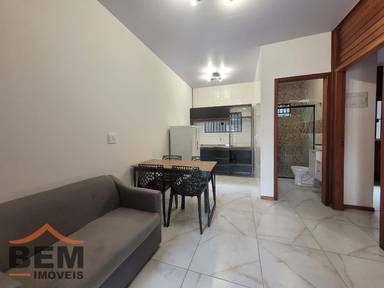 Casa para Locação com 2 quartos, 1 vaga no bairro Centro em Itajaí/SC